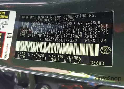 2025 Toyota Camry Le z USA, uszkodzony, nr VIN 4T1DAACK6SU174390